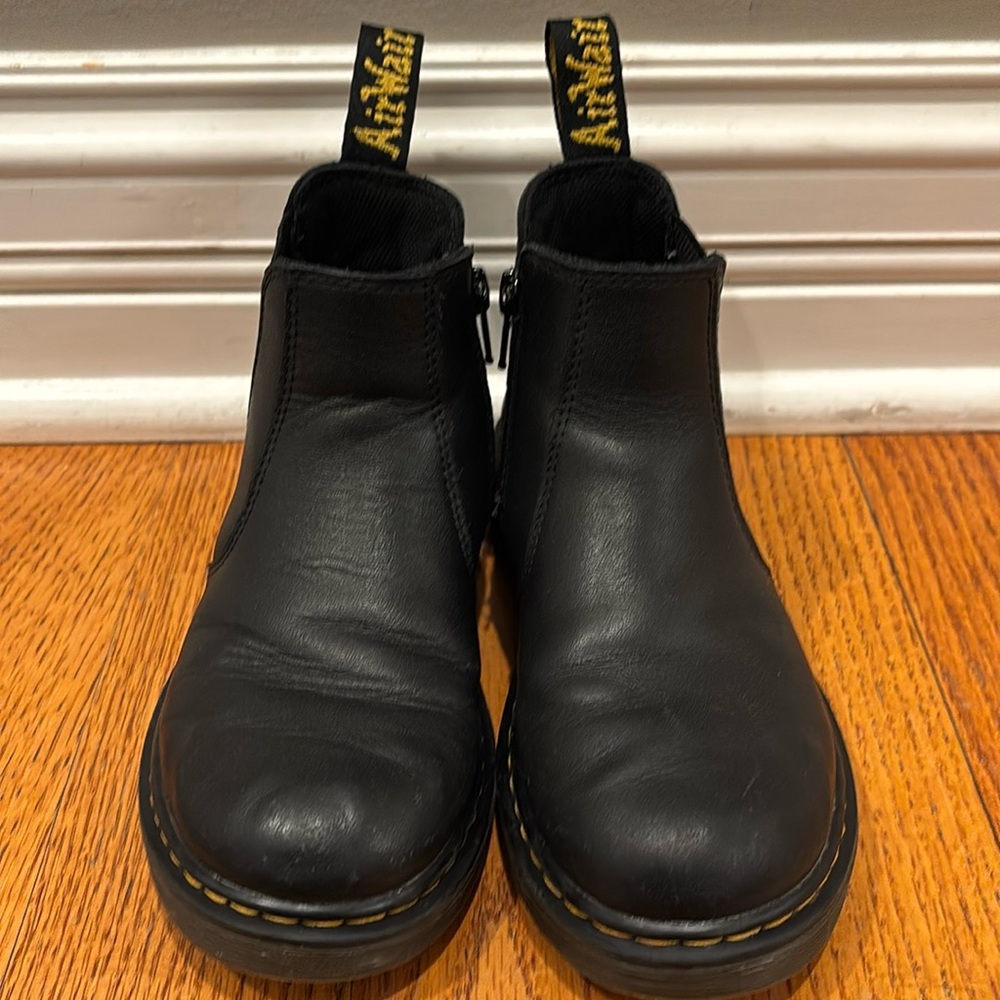 Dr.Martens Girls/Boys boots-LIKE NEW
